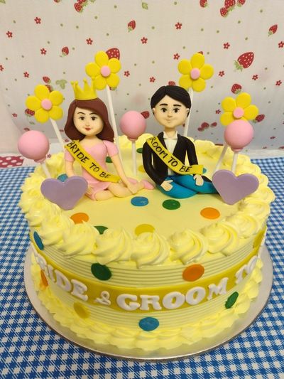 Couple Miniature Cake