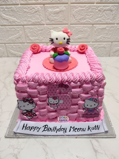 Hello Kitty Cake