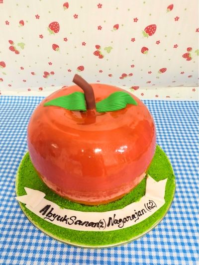 Apple Shape Fondant Cake