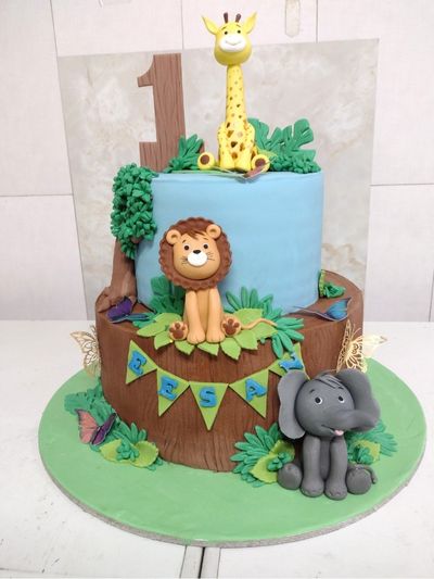 Jungle Cuteness Tier Cake