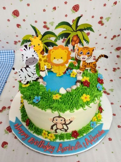 Happy Jungle Cake