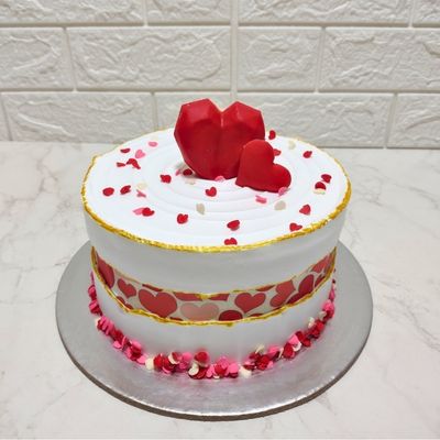 Dreamy Valentine Cake