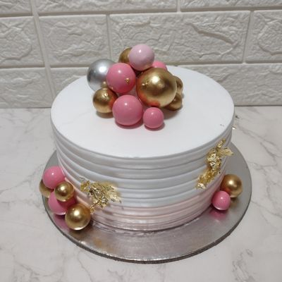 Faux Ball Cake