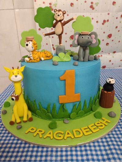 Safari  Delight Theme Cake