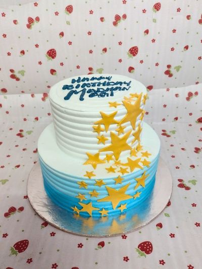 Golden Star Theme Cake