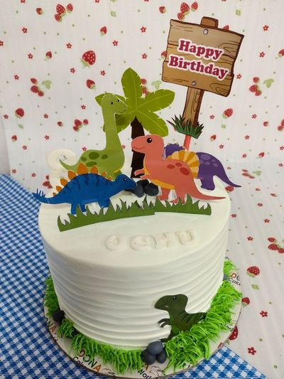 Mighty Dinosaurs Theme Cake 