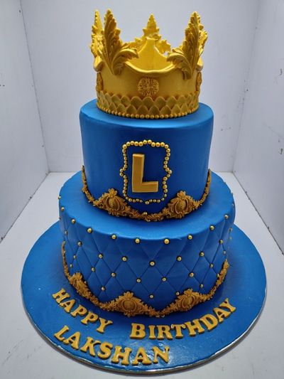 Boys Crown theme First Birthday Cake