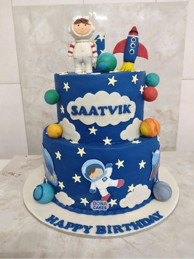 Little Astronauta's First Birthday Theme Cake 