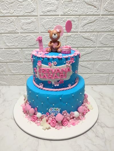 Lovely Teddy Theme Cake