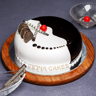 Send flowery vanilla cake online by GiftJaipur in Rajasthan