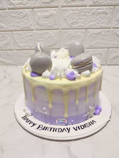 Designer Macroon Cake