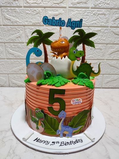 Little Dinosaur Themed Cake