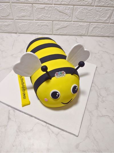 Bumble Bee Cake