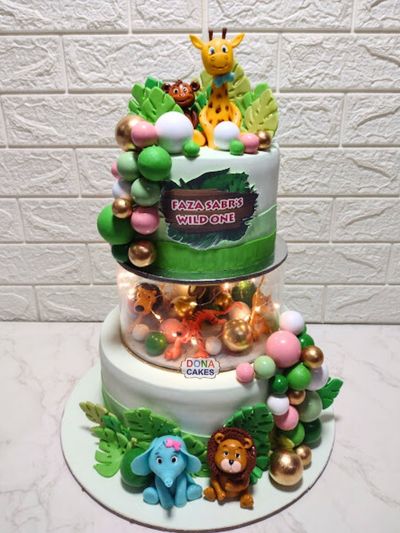 Lightning Jungle Theme Cake