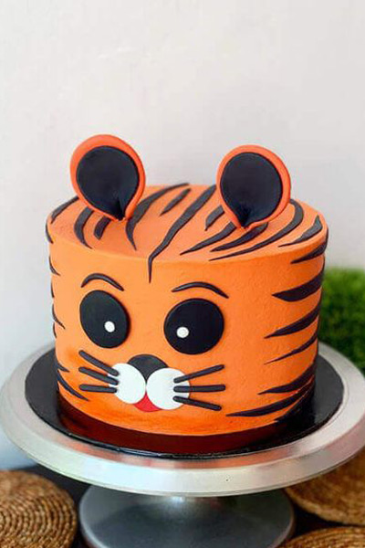 Tiger Shape Fondant Cake